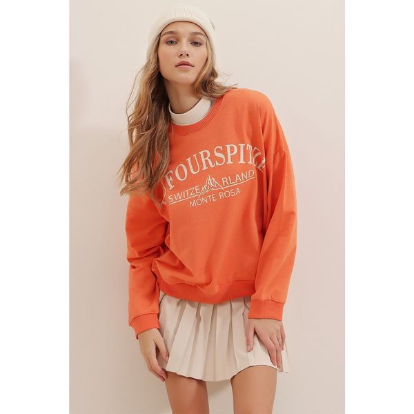 Trend Alaçatı Stili Trend Alaçatı Stili Women's Orange Crew Neck Letter Printed Oversize Sweatshirt