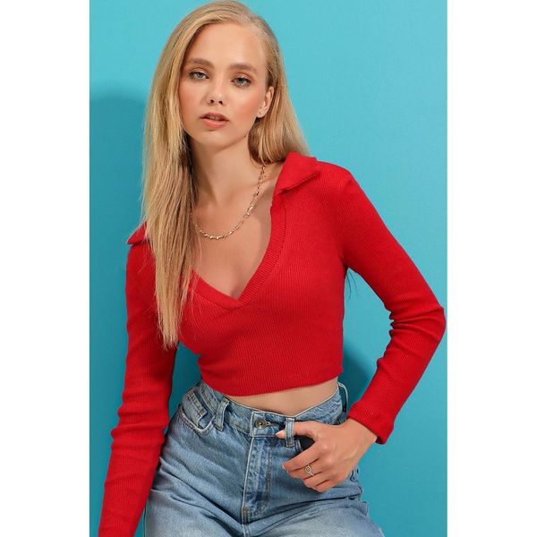 Trend Alaçatı Stili Trend Alaçatı Stili Women's Red Polo Neck Corduroy Soft Textured Crop Blouse