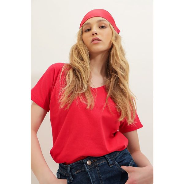 Trend Alaçatı Stili Trend Alaçatı Stili Women's Red V-Neck Basic T-Shirt