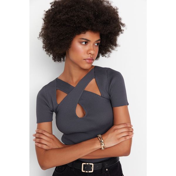 Trendyol Trendyol Anthracite Cut Out Detailed Knitwear Blouse
