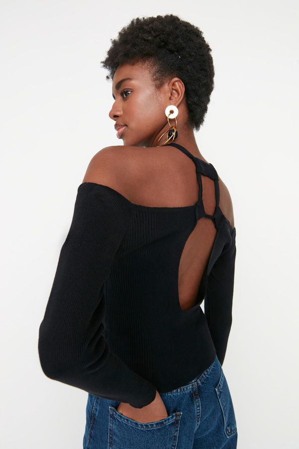 Trendyol Trendyol Black Back And Collar Detailed Knitwear Sweater