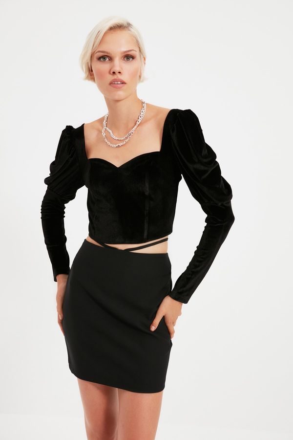 Trendyol Trendyol Black Collar Detailed Velvet Blouse