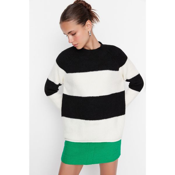 Trendyol Trendyol Black Color Block Stand Up Knitwear Sweater