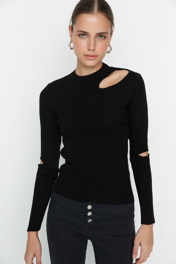 Trendyol Trendyol Black Cut Out Detailed Knitwear Sweater