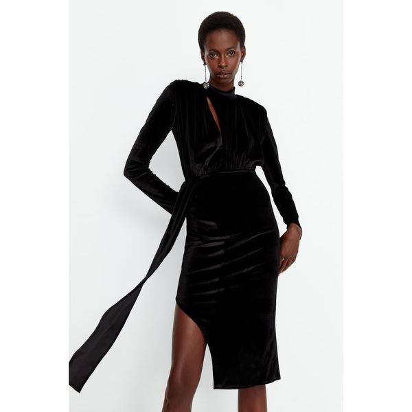 Trendyol Trendyol Black Draped Detailed Velvet Dress