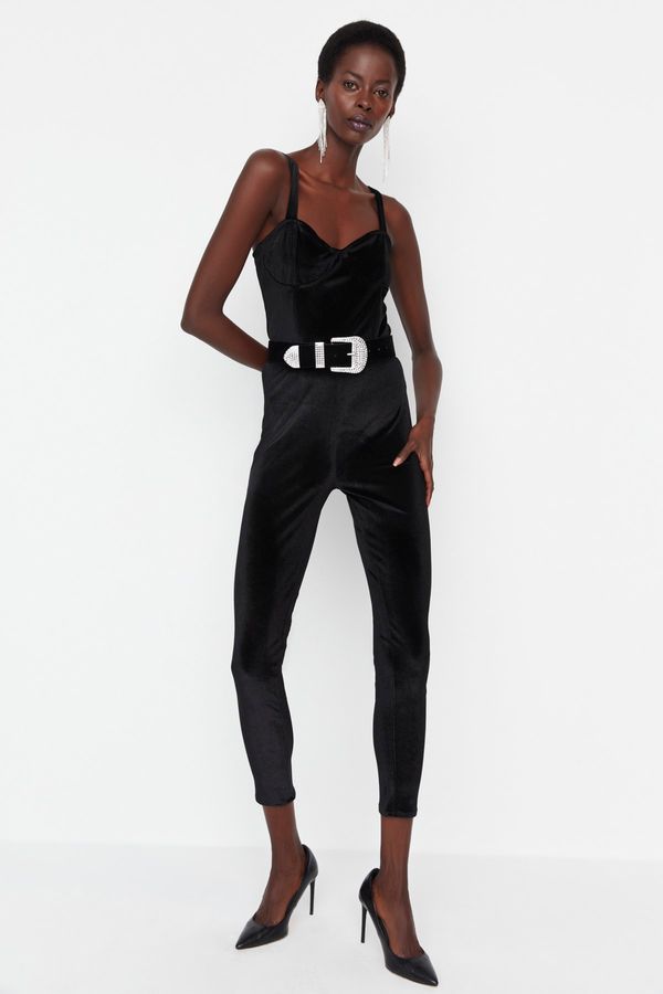 Trendyol Trendyol Black Heart Collar Velvet Jumpsuit