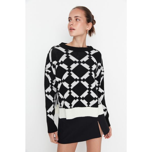 Trendyol Trendyol Black Patterned Knitwear Sweater