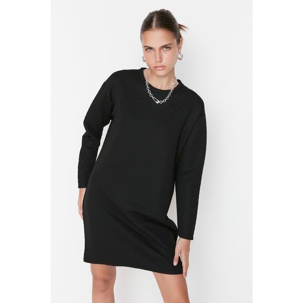 Trendyol Trendyol Black Quilted Shift Knitted Dress
