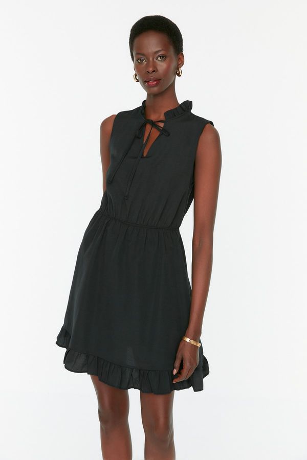 Trendyol Trendyol Black Standing Collar Dress