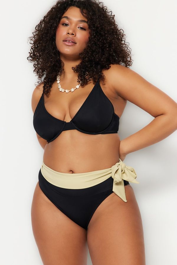 Trendyol Trendyol Curve Plus Size Bikini Bottom - Black - Plain