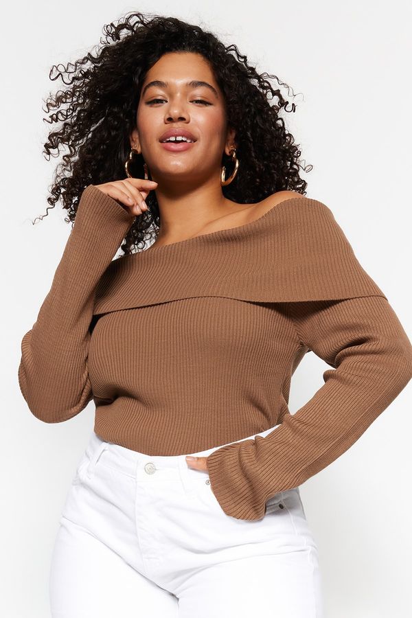 Trendyol Trendyol Curve Plus Size Sweater - Brown - Fitted