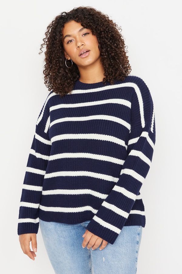 Trendyol Trendyol Curve Plus Size Sweater - Navy blue - Regular fit