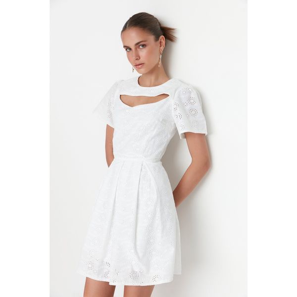 Trendyol Trendyol Ecru Collar Detailed Brode Dress