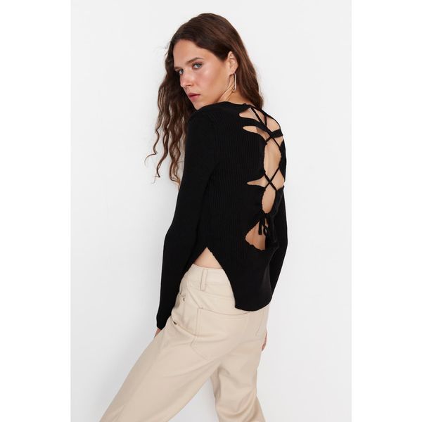Trendyol Trendyol Limited Edition Black Back And Cut Out Detailed Knitwear Sweater