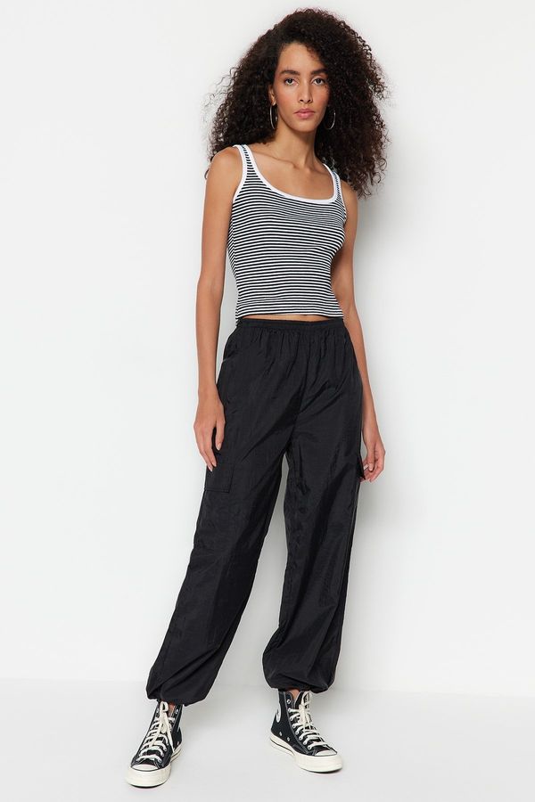 Trendyol Trendyol Pants - Black - Wide leg