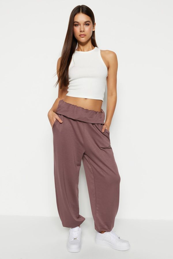 Trendyol Trendyol Pants - Pink - Loose jogger