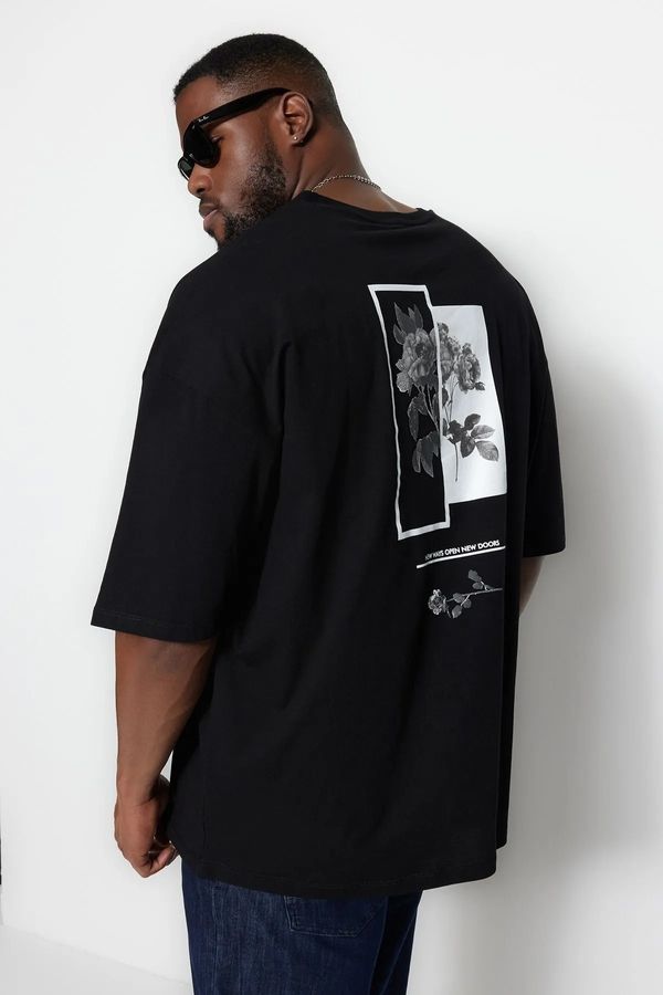 Trendyol Trendyol Plus Size T-Shirt - Black - Oversize