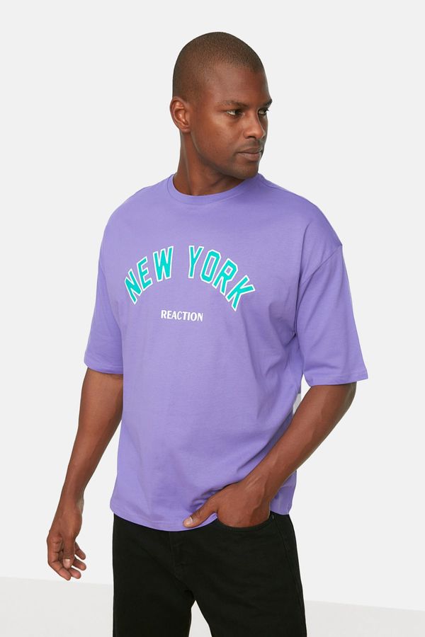 Trendyol Trendyol Purple Men's Oversize Fit 100% Cotton Crew Neck Short Sleeve Printed T-Shirt