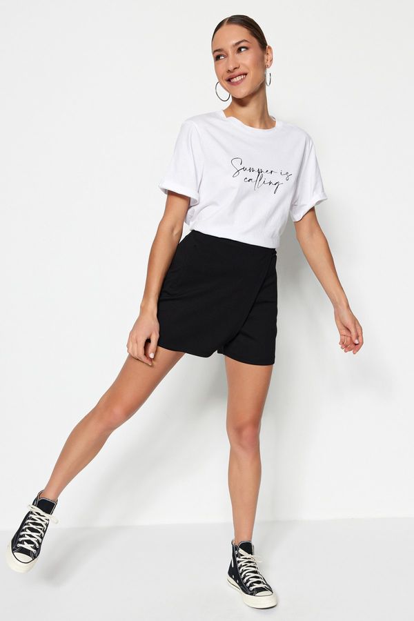 Trendyol Trendyol Shorts - Black - High Waist