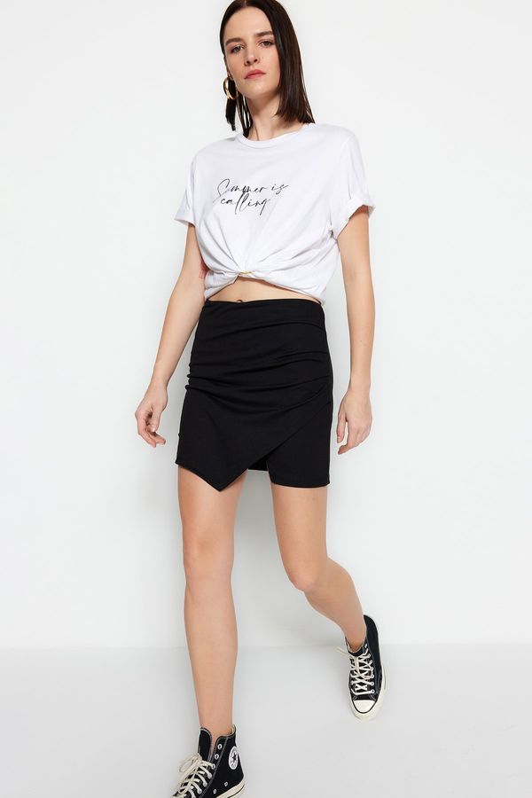 Trendyol Trendyol Shorts - Black - Normal Waist