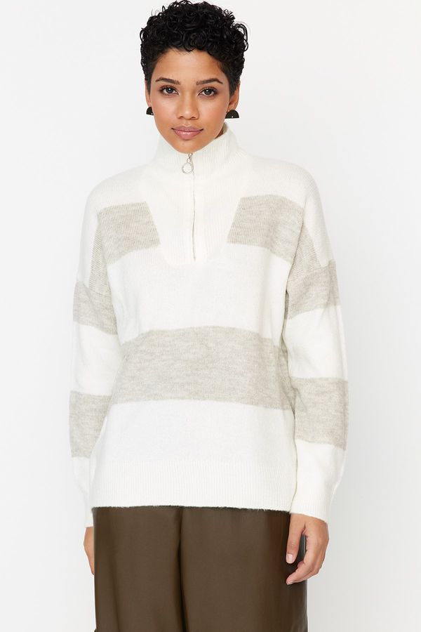 Trendyol Trendyol Sweater - Beige - Oversize