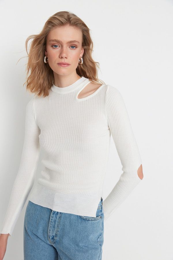 Trendyol Trendyol Sweater - Ecru - Fitted