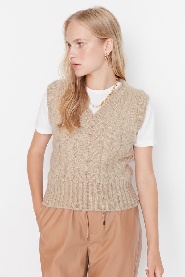 Trendyol Trendyol Sweater Vest - Beige - Slim fit