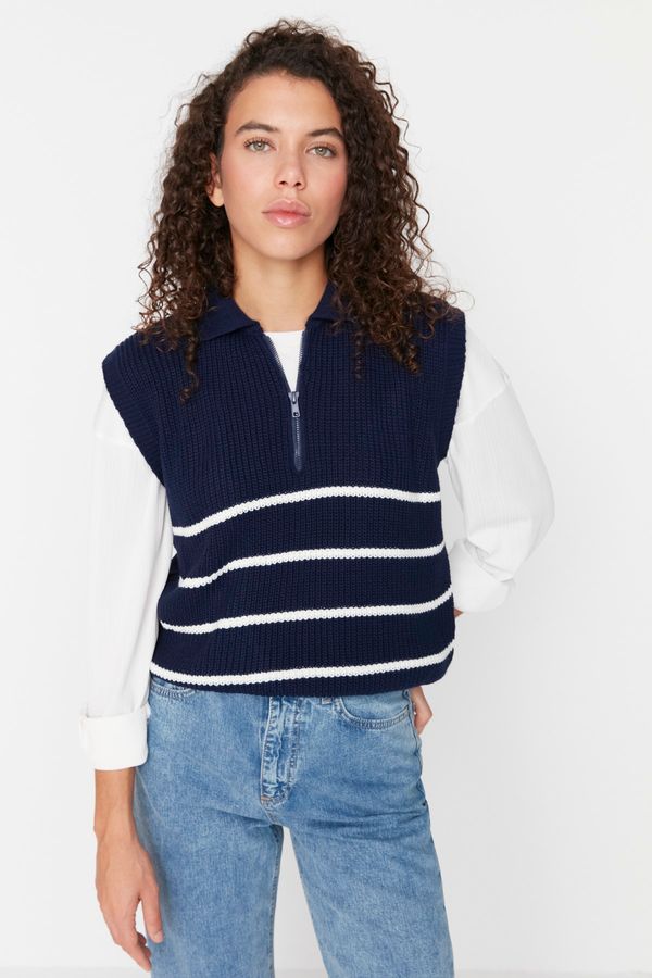 Trendyol Trendyol Sweater Vest - Navy blue - Regular fit