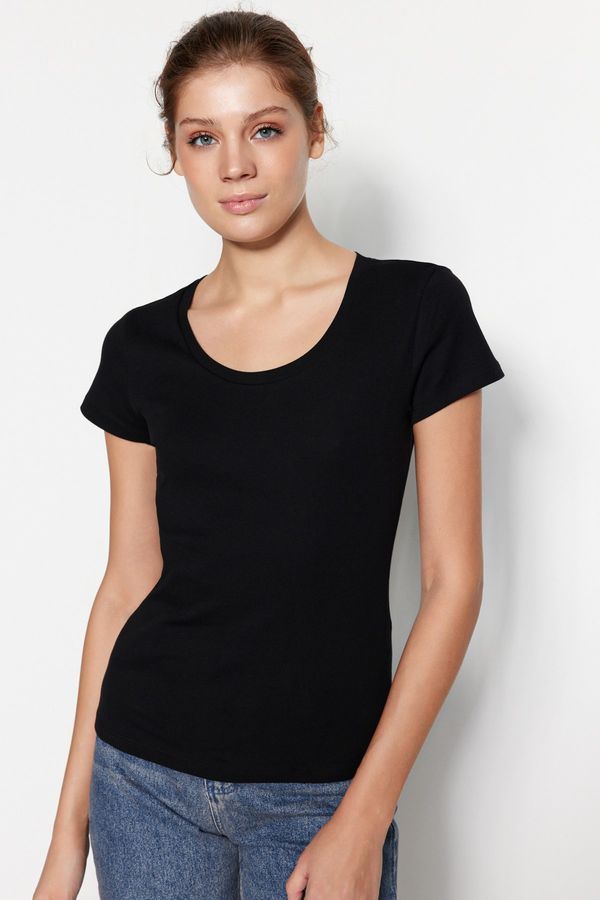 Trendyol Trendyol T-Shirt - Black - Slim fit