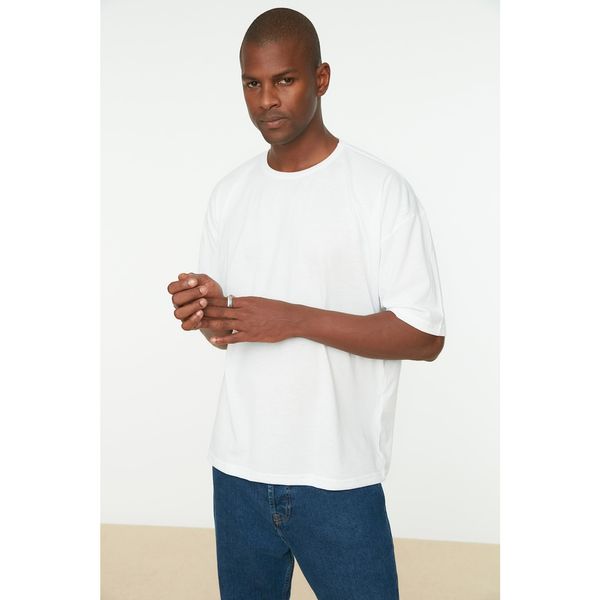 Trendyol Trendyol White Men's Basic Crew Neck Oversize Short Sleeve T-Shirt