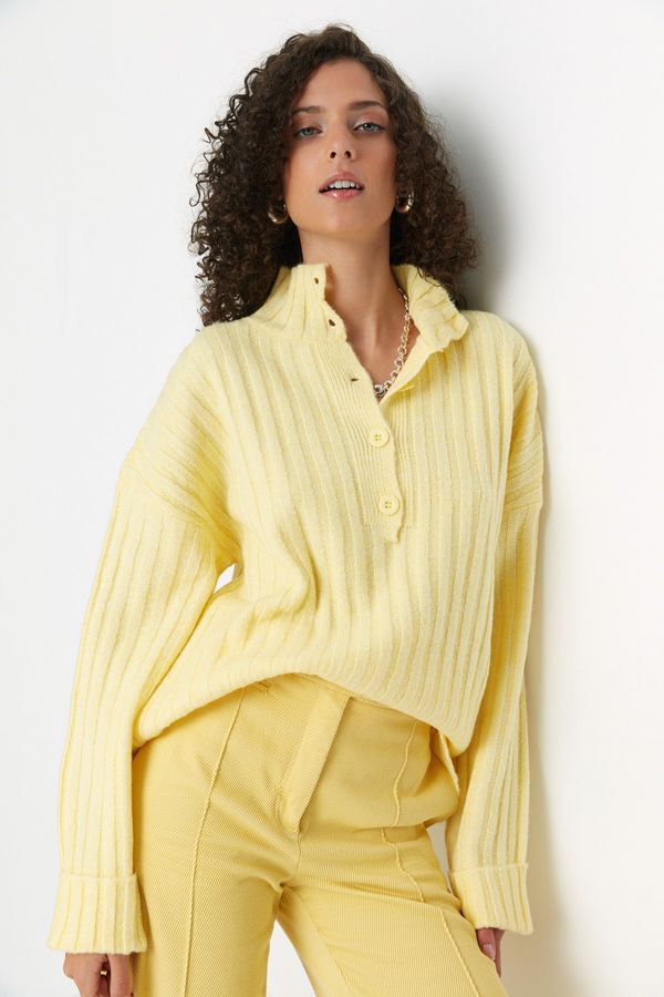 Trendyol Trendyol Yellow Button Detailed Stand Up Collar Knitwear Sweater